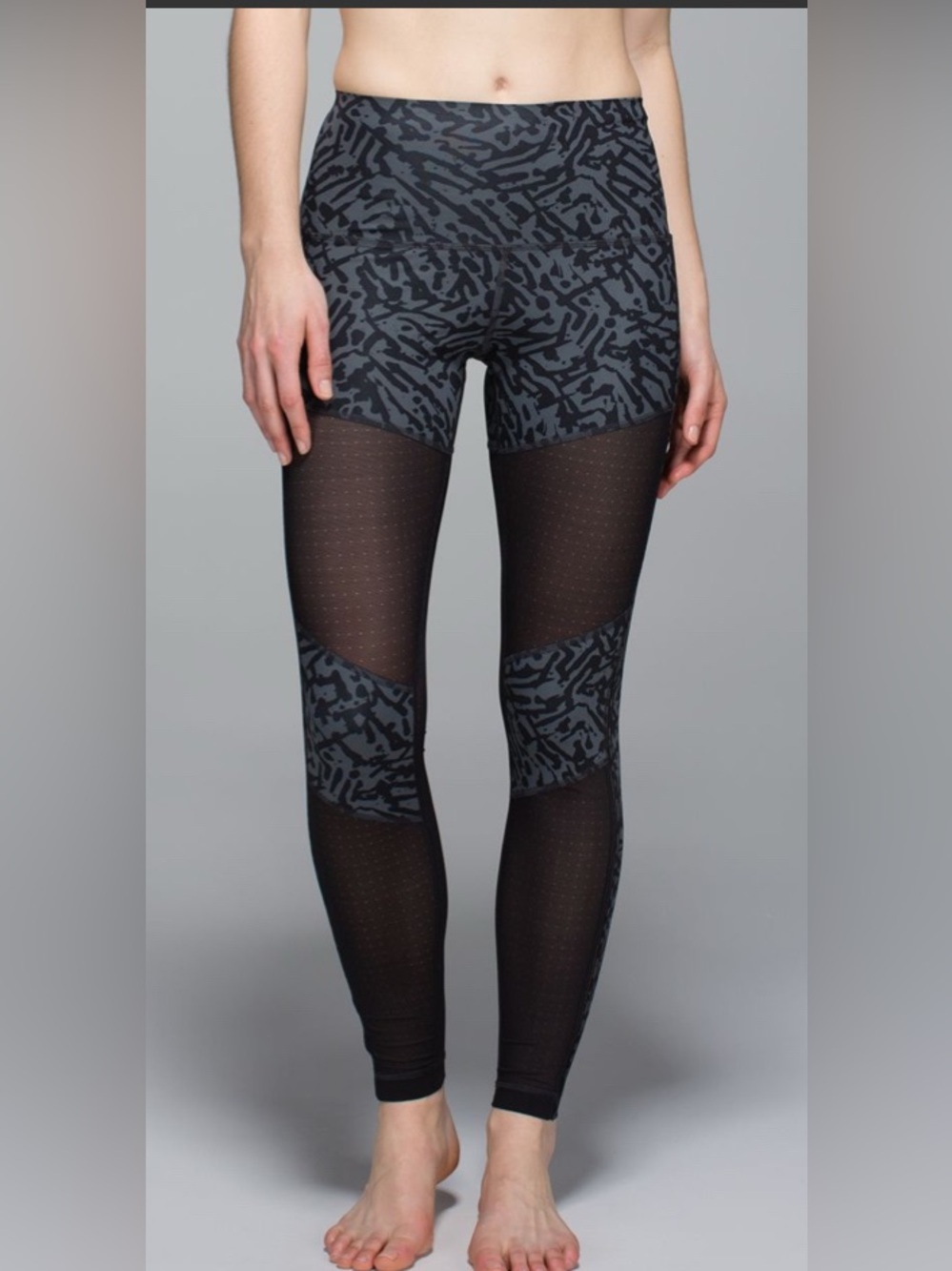 Lululemon Hot To Street Pants in a Brushed Animal pattern women’s leggings  Sz 4